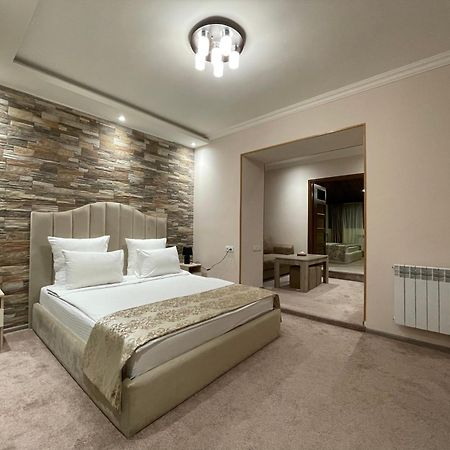 Delin Hotel And Tours Jerevan Eksteriør bilde