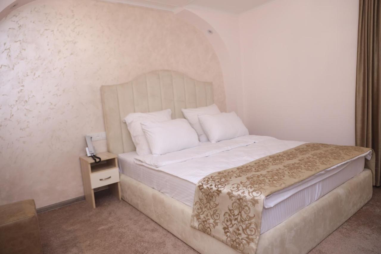 Delin Hotel And Tours Jerevan Eksteriør bilde