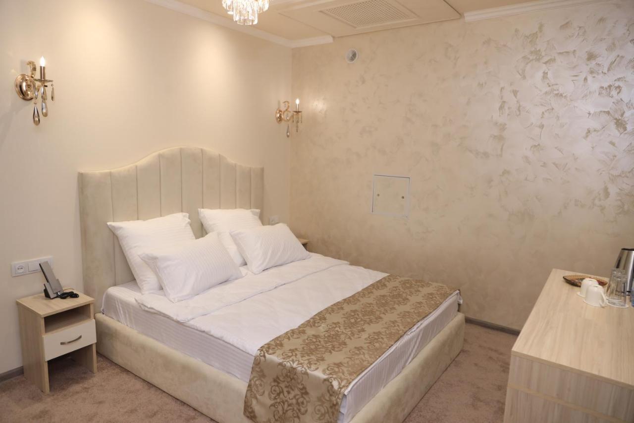 Delin Hotel And Tours Jerevan Eksteriør bilde