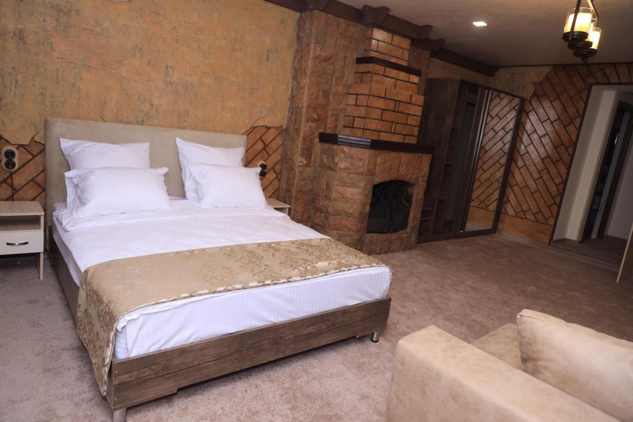 Delin Hotel And Tours Jerevan Eksteriør bilde