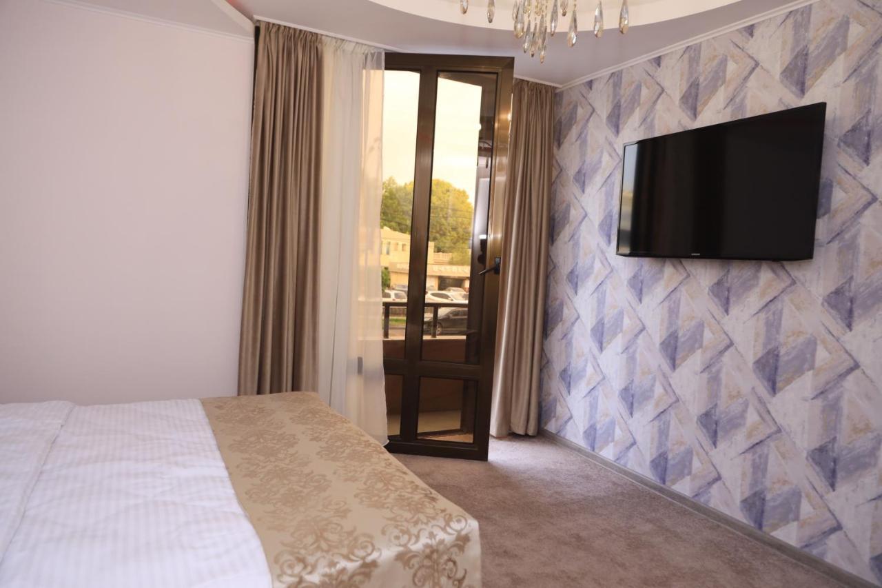 Delin Hotel And Tours Jerevan Eksteriør bilde
