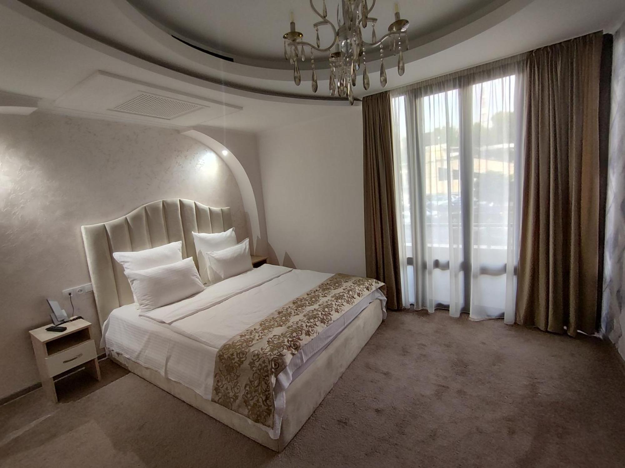 Delin Hotel And Tours Jerevan Eksteriør bilde