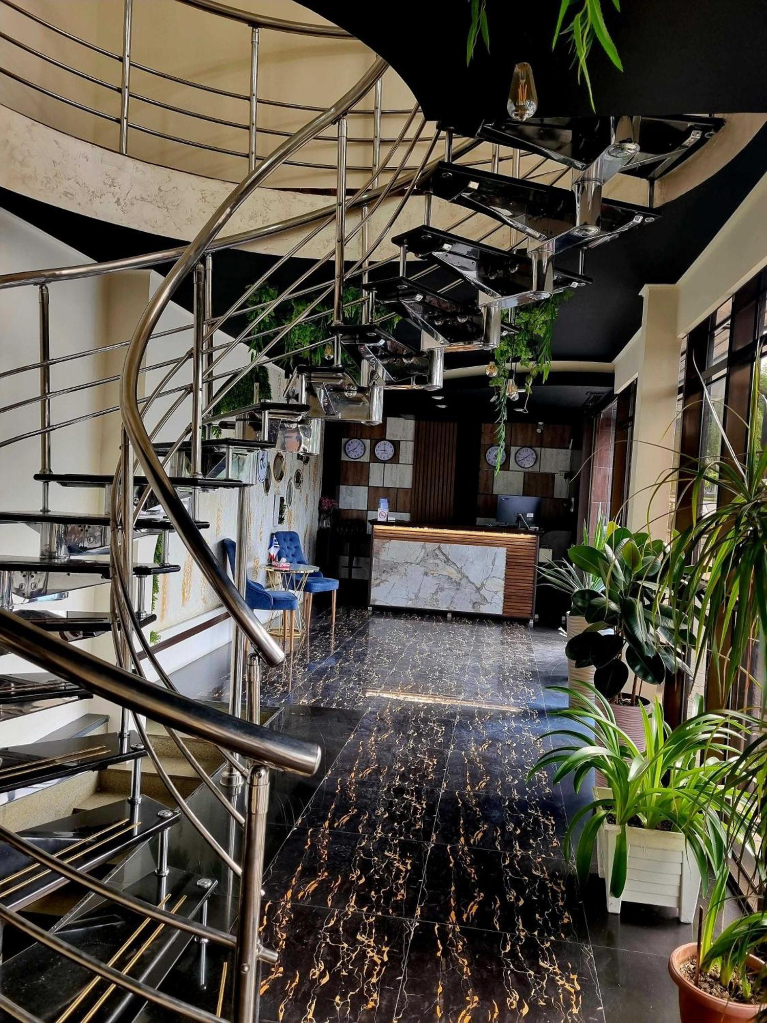 Delin Hotel And Tours Jerevan Eksteriør bilde